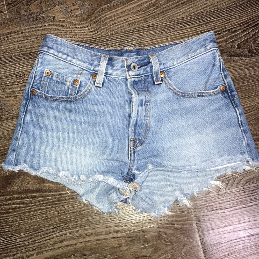 High waisted Levi’s denim shorts!